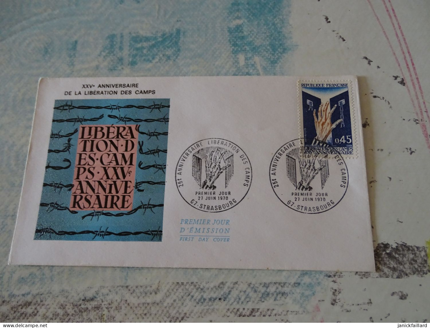 Enveloppe Premier Jour   1970 -  25e Anniversaire De La Libération Des Camps - Collections (sans Albums)