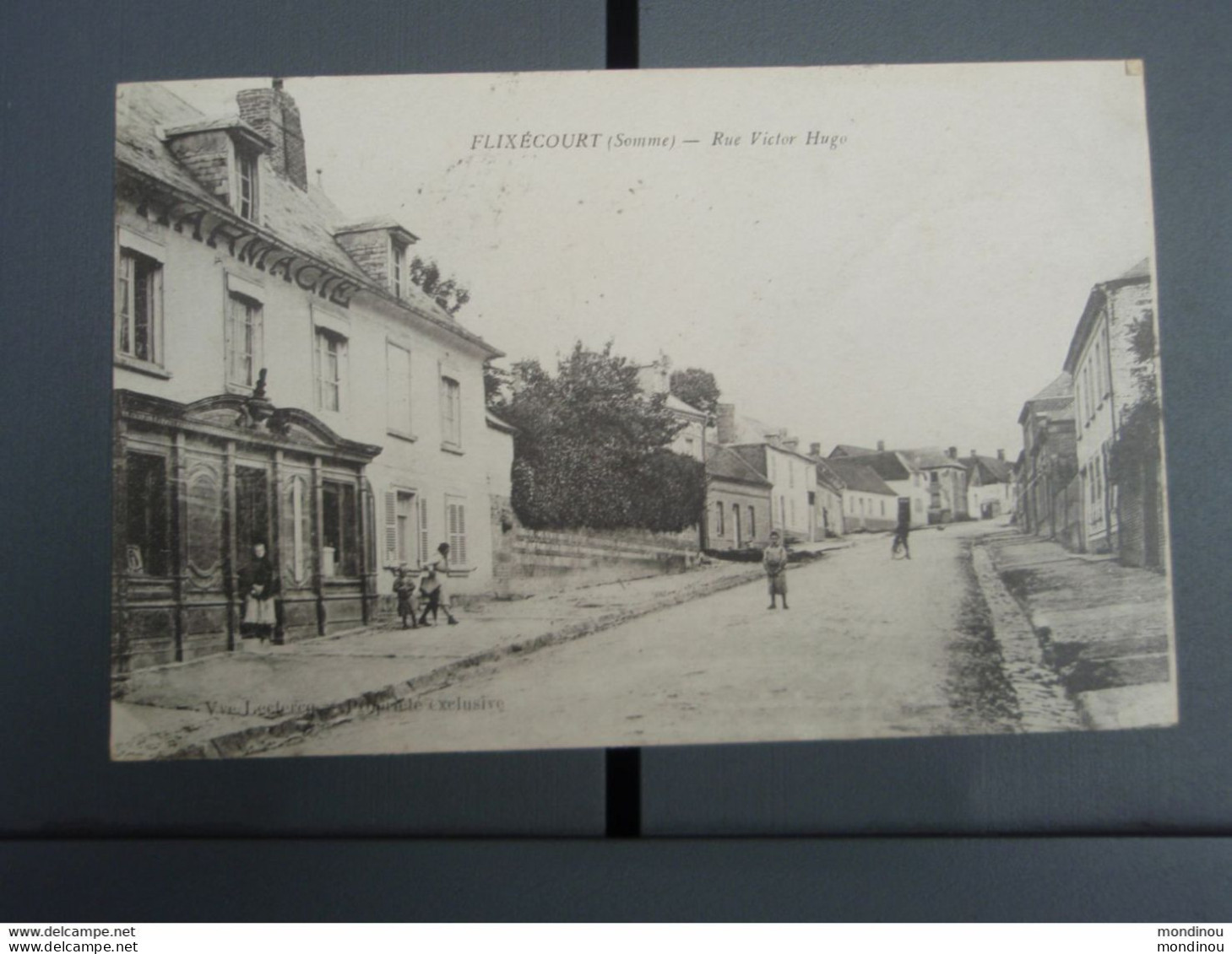 Cpa  FLIXECOURT Rue Victor-Hugo - Pharmacie - 1922 - Flixecourt