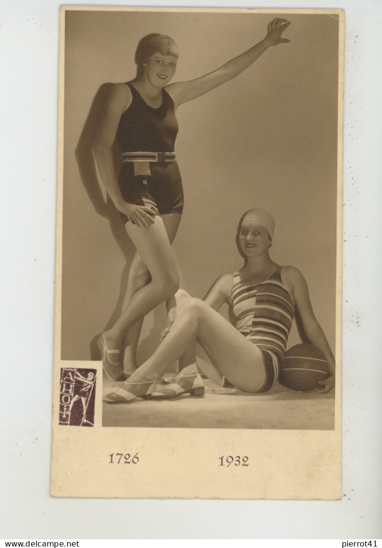 SPORT - NATATION - FEMMES - MODE - Jolie Carte Fantaisie Femmes En Maillot Et Bonnet De Bain Avec Ballon - 1726-1932 - Schwimmen