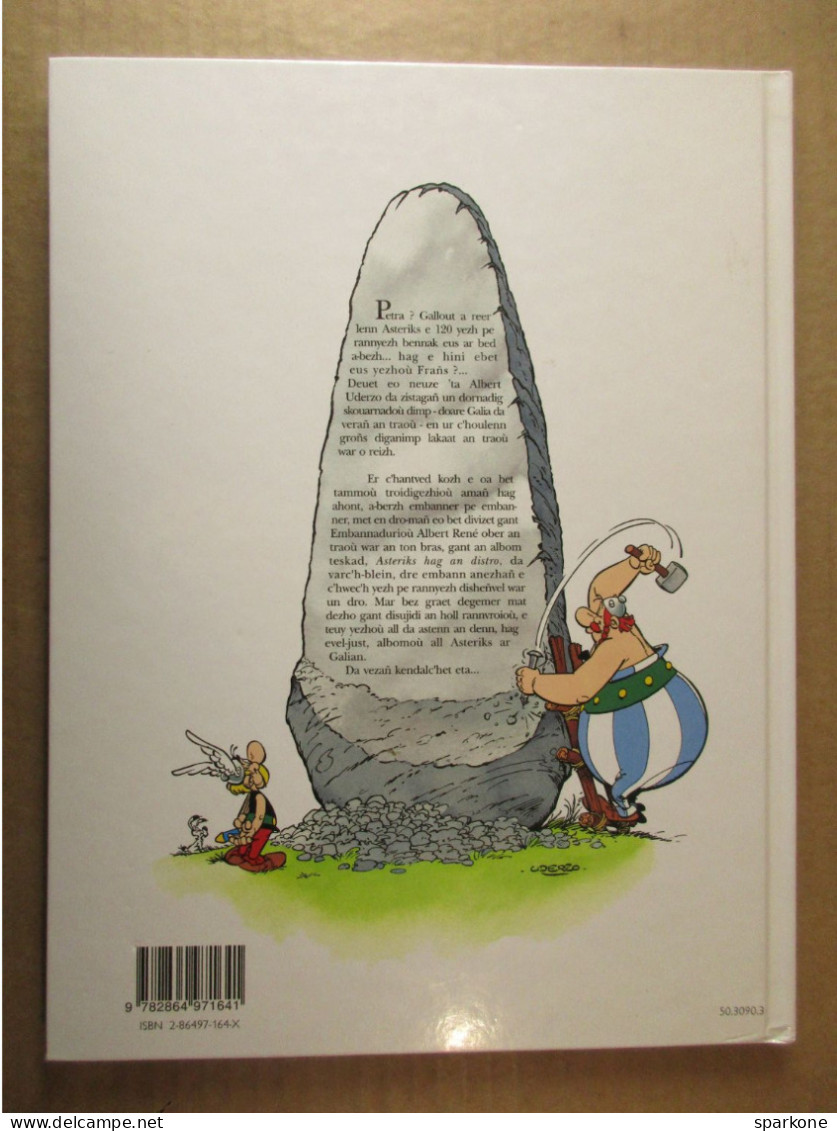 BD Astérix En Breton - Astérix Hag An Distro - éditions De 2004 - BD & Mangas (autres Langues)