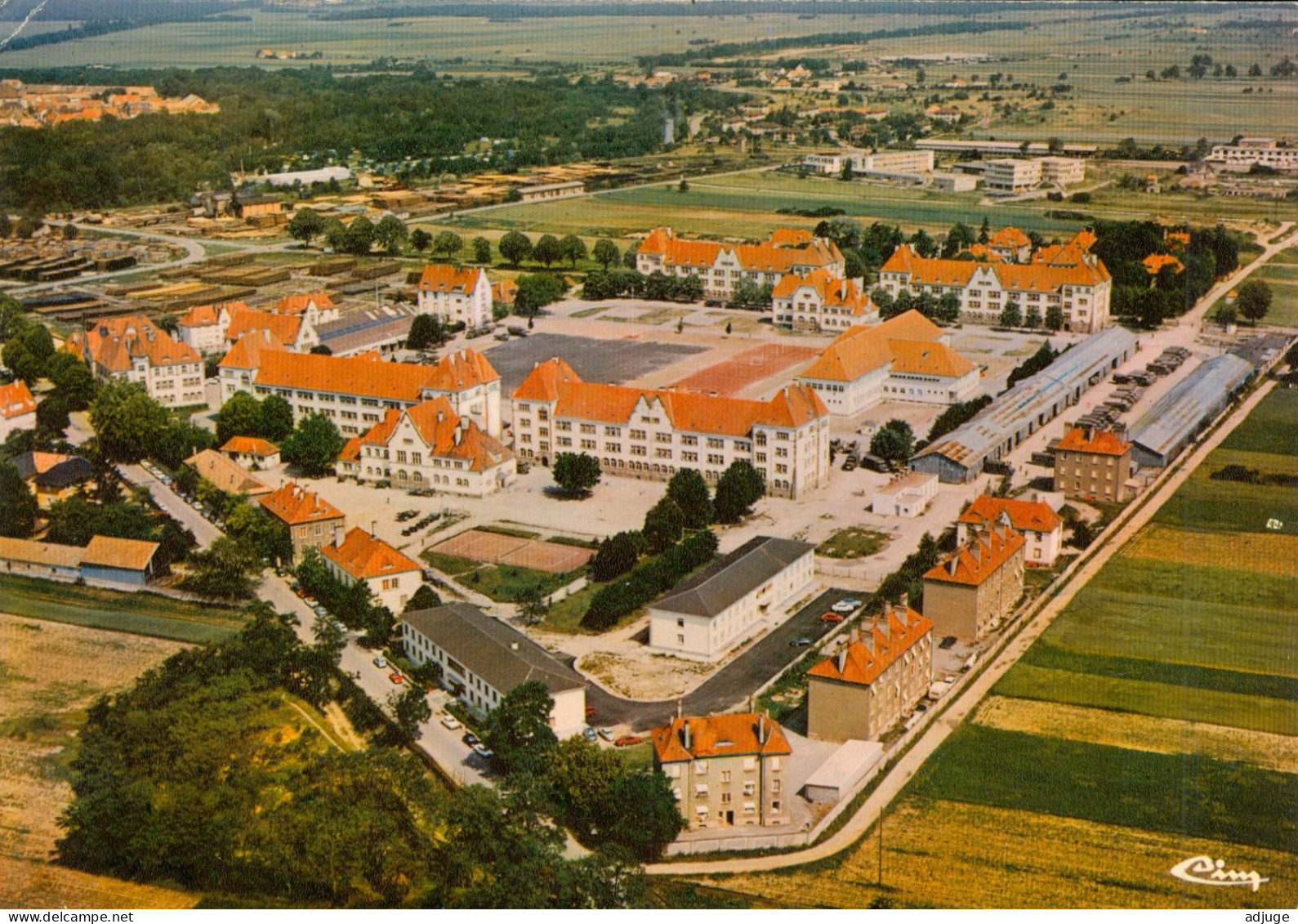 CPM-68- NEUF-BRISACH - Vue Aérienne - Caserne Abatucci - SUP** 2 Scans - Neuf Brisach