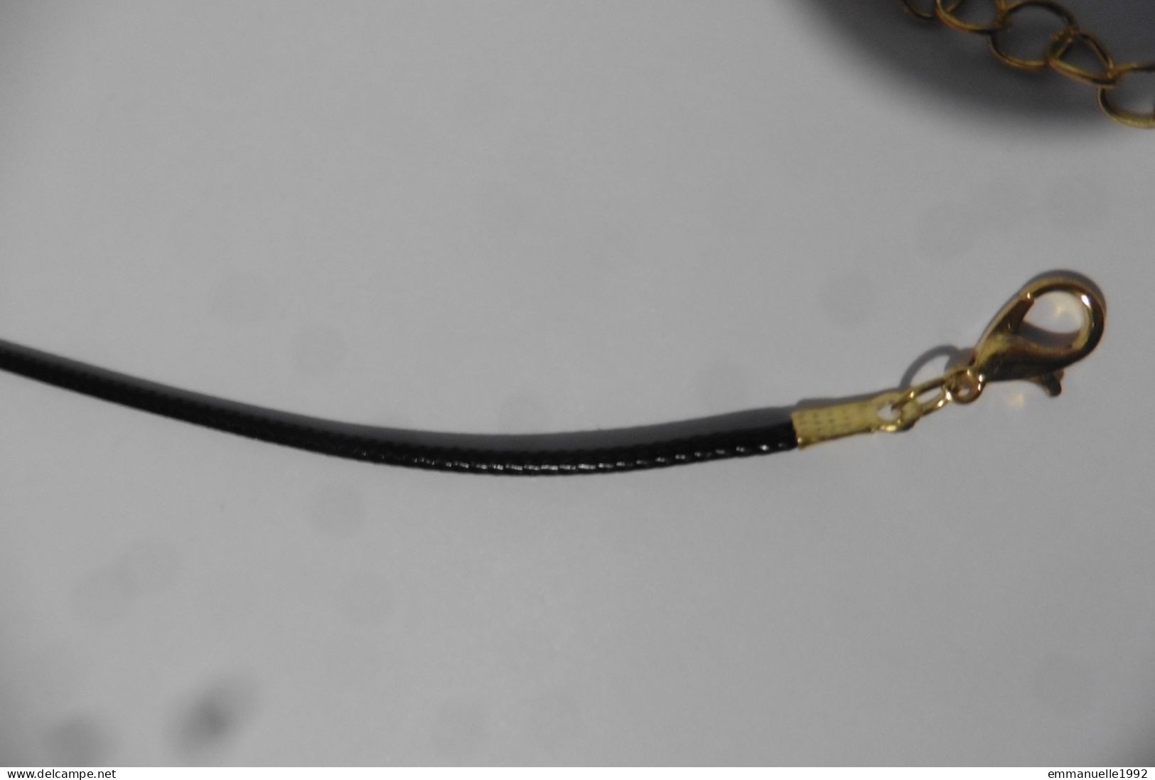Neuf - Collier Cordon Noir Simili Cuir Tressé Pour Pendentif - Longueur Réglable Par Chaînette En Métal Doré - Halsketten
