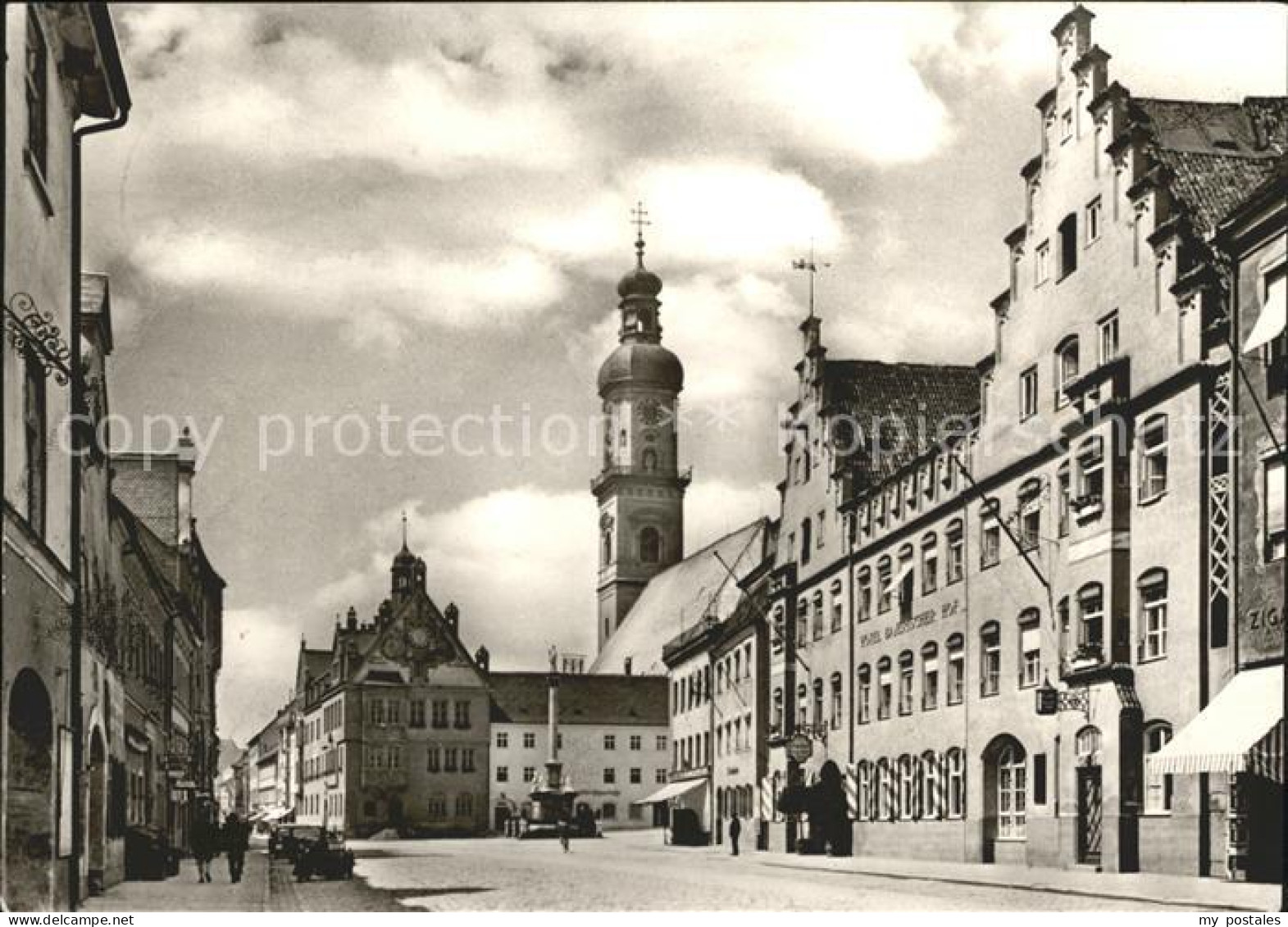 42021022 Freising Oberbayern Marienplatz Brunnen Kirchturm Freising - Freising