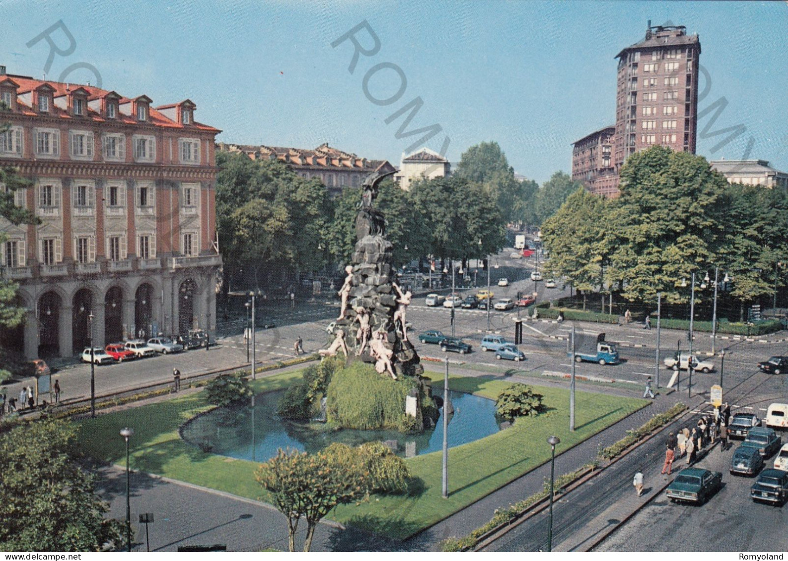 CARTOLINA  TORINO,PIEMONTE-PIAZZA STATUTO-MONUMENTO AI CADUTI PER IL TREAFORO DELL FREJUS-BOLLO STACCATO,VIAGGIATA 1977 - Places