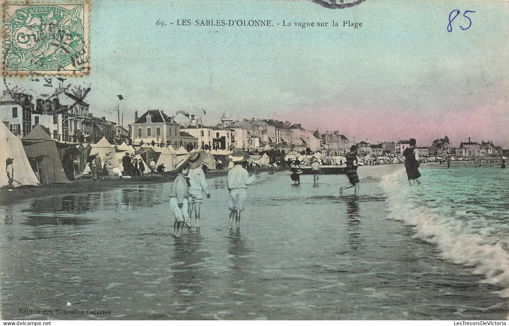 FRANCE - Sables D'Olonne - La Vague Sur La Plage - Carte Postale Ancienne - Sables D'Olonne