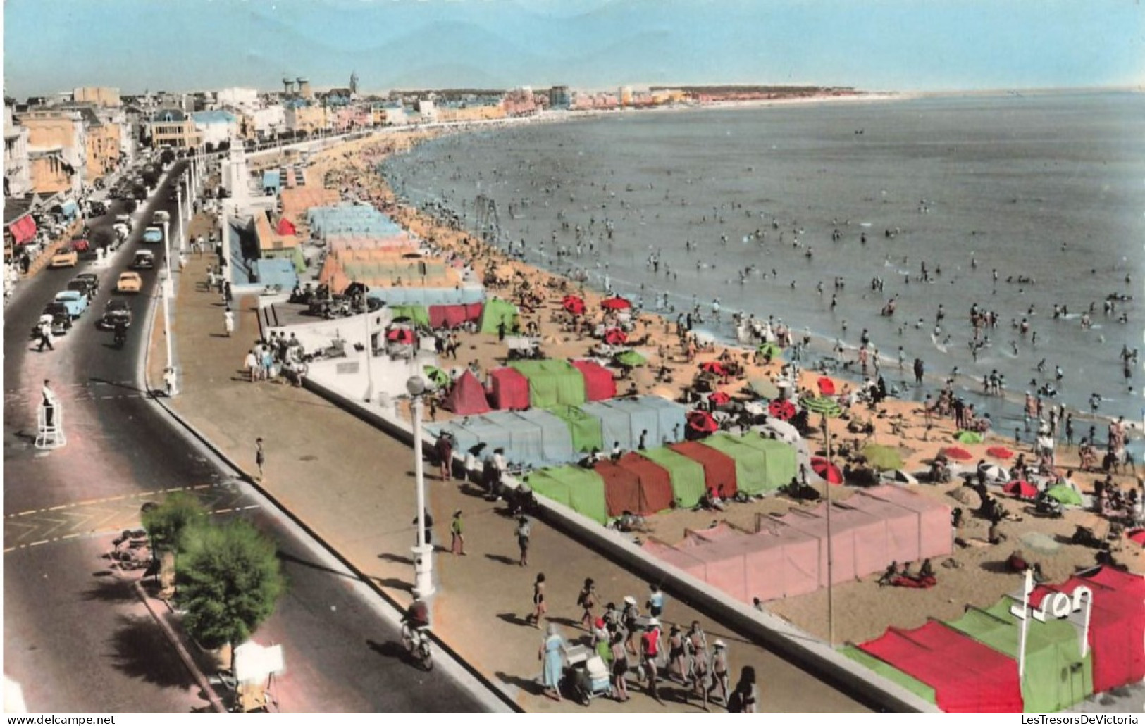 FRANCE - Sables D'Olonne - Le Remblai - La Plage - Carte Postale - Sables D'Olonne