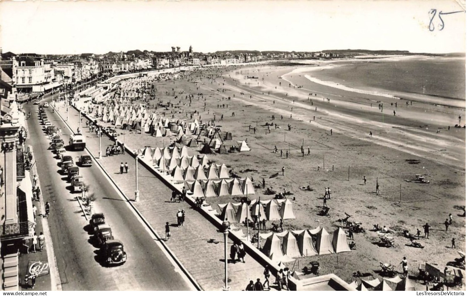 FRANCE - Sables D'Olonne - Vue Générale Du Remblai Vers Les Pins - Carte Postale - Sables D'Olonne