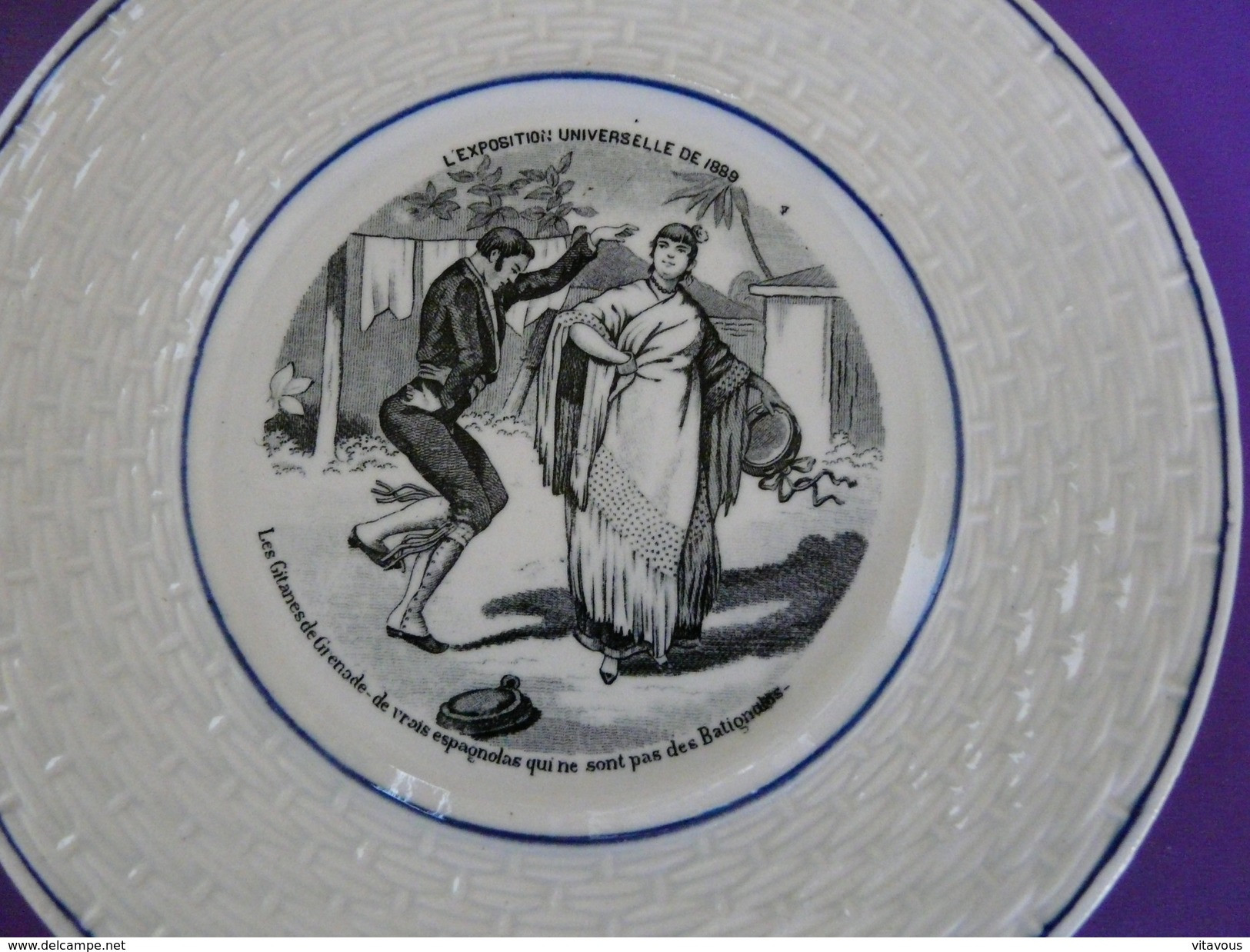 Assiette Porcelaine Gien XIX ème Siècles - Exposition Universelle De 1889 - Gien (FRA)