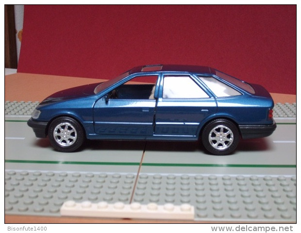 FORD SCORPIO Bleue De La Marque GUILOY - échelle 1/24ème - Autres & Non Classés