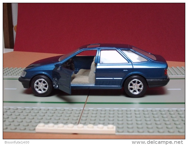 FORD SCORPIO Bleue De La Marque GUILOY - échelle 1/24ème - Autres & Non Classés