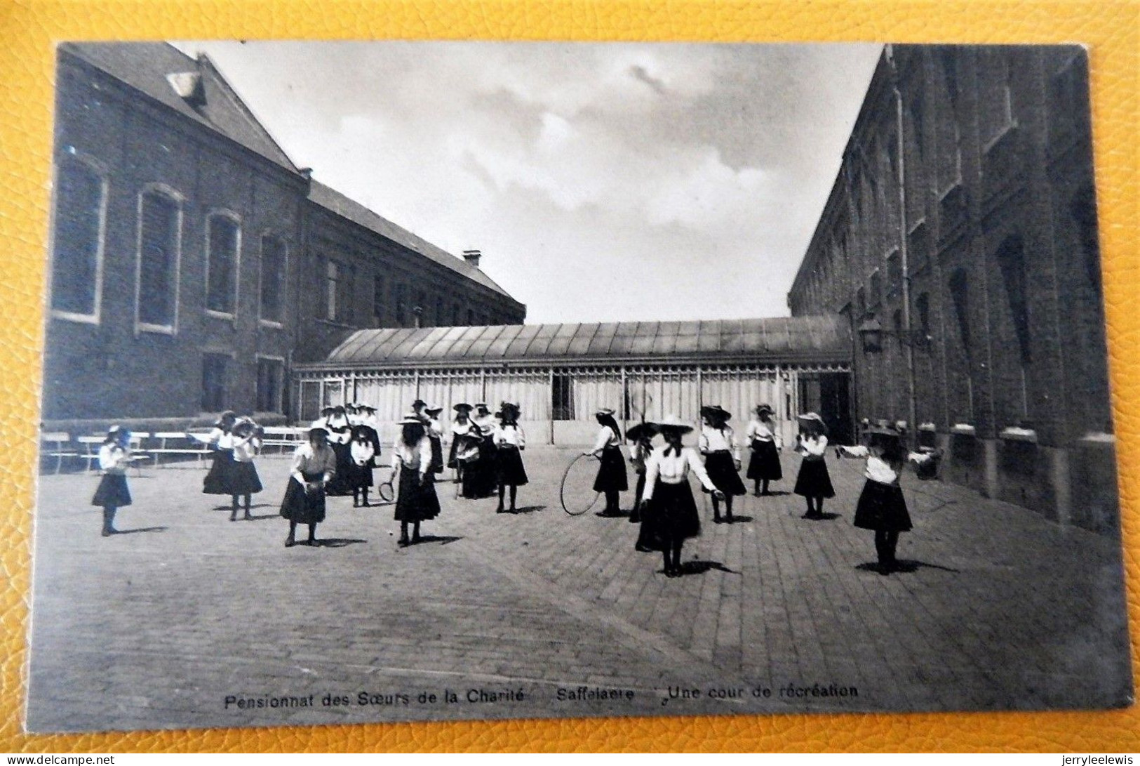 ZAFFELARE -  SAFFELAERE - Pensionnat Des Soeurs De La Charité -   Une Cour De Récréation - Lochristi