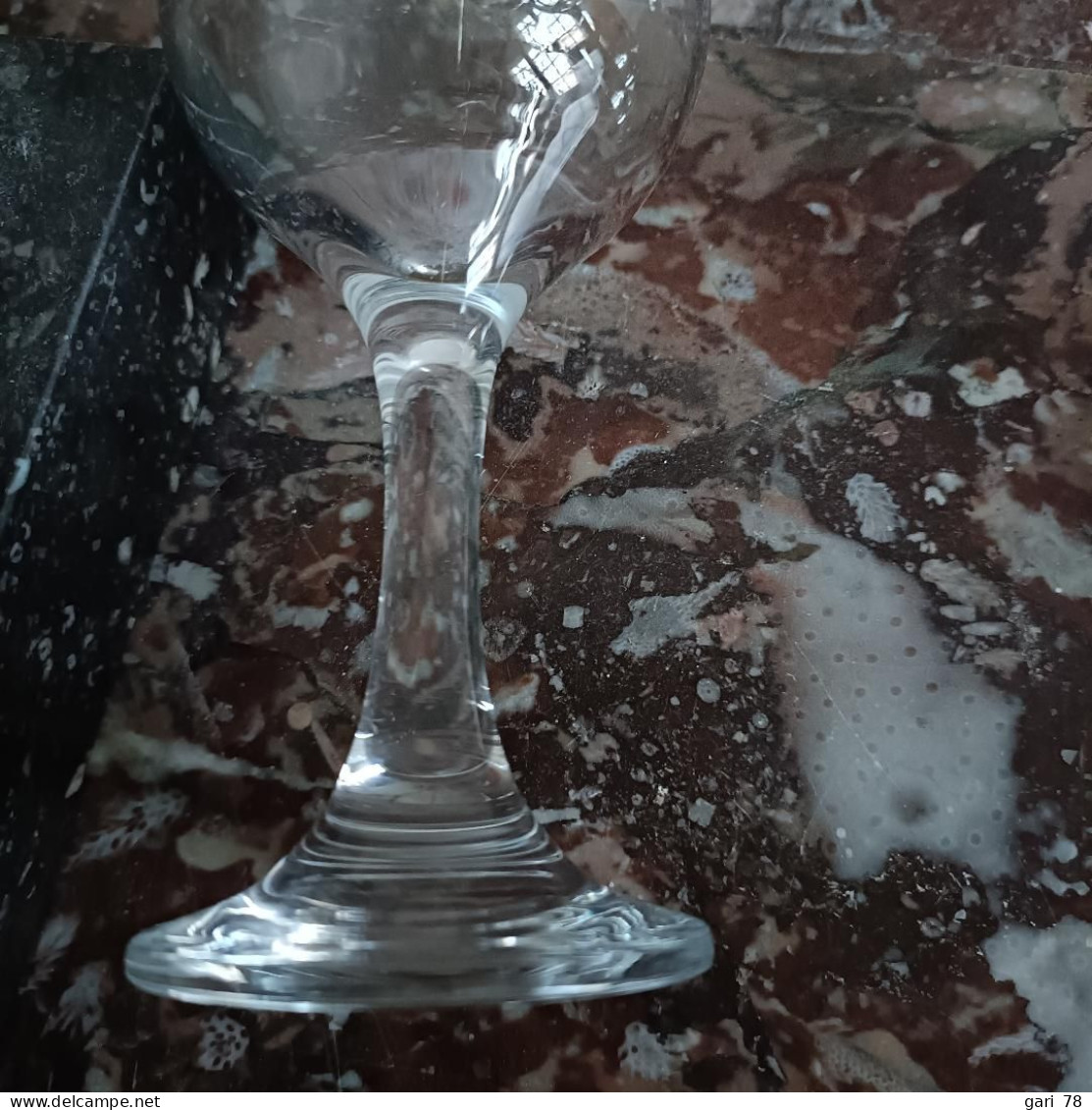 2 Verres à Pied, Décor D'une Grappe De Raisin - Glass & Crystal