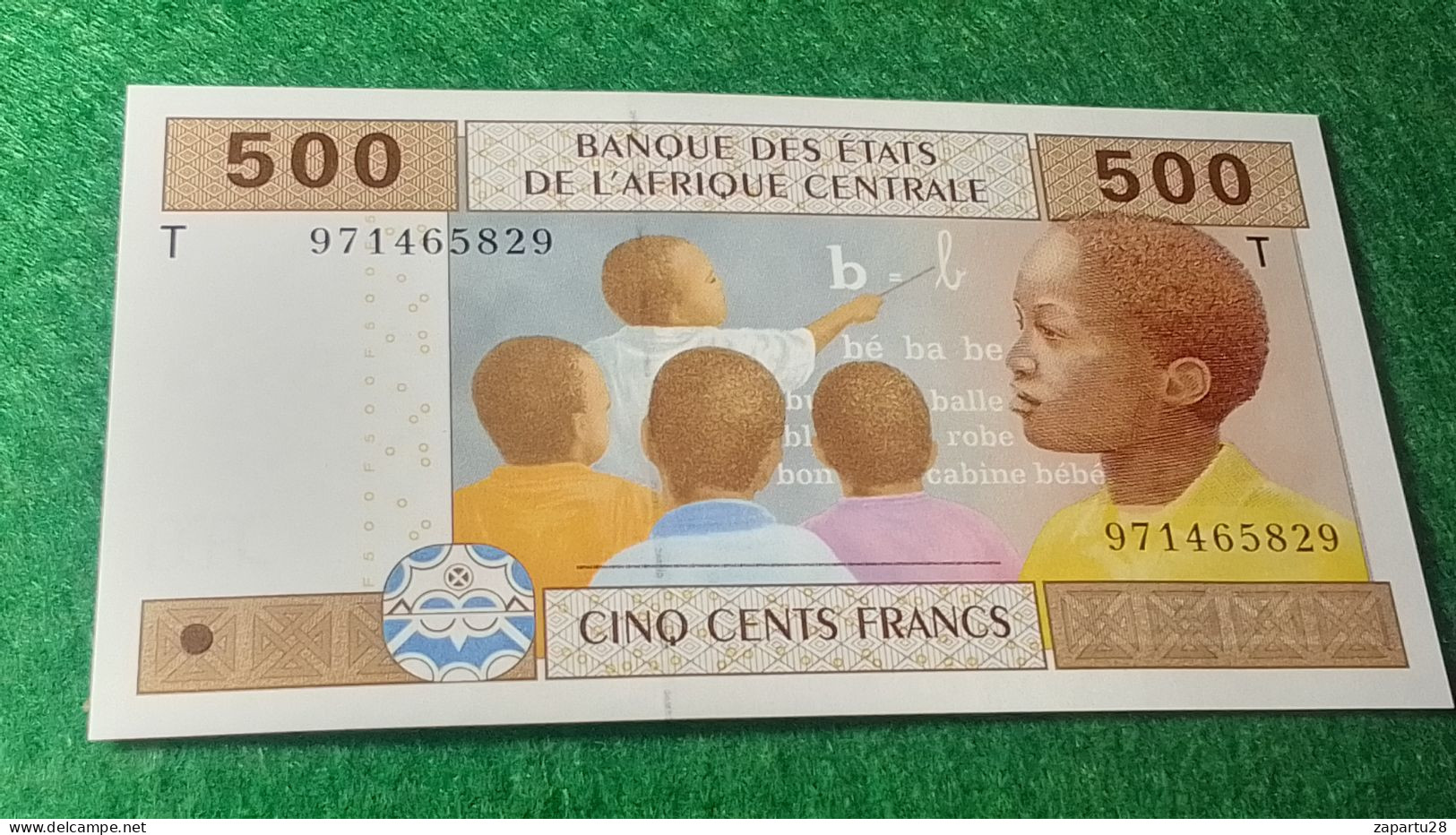 ORTA AFRİKA  EKVATOR GİNESİ-2000    500    FRANK       UNC - Central African States