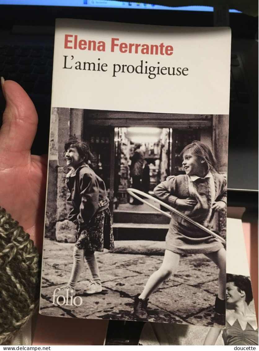 ELENA FERRANTE ** L'AMIE PRODIGIEUSE** 3 volumes :tomes 1/2/3
