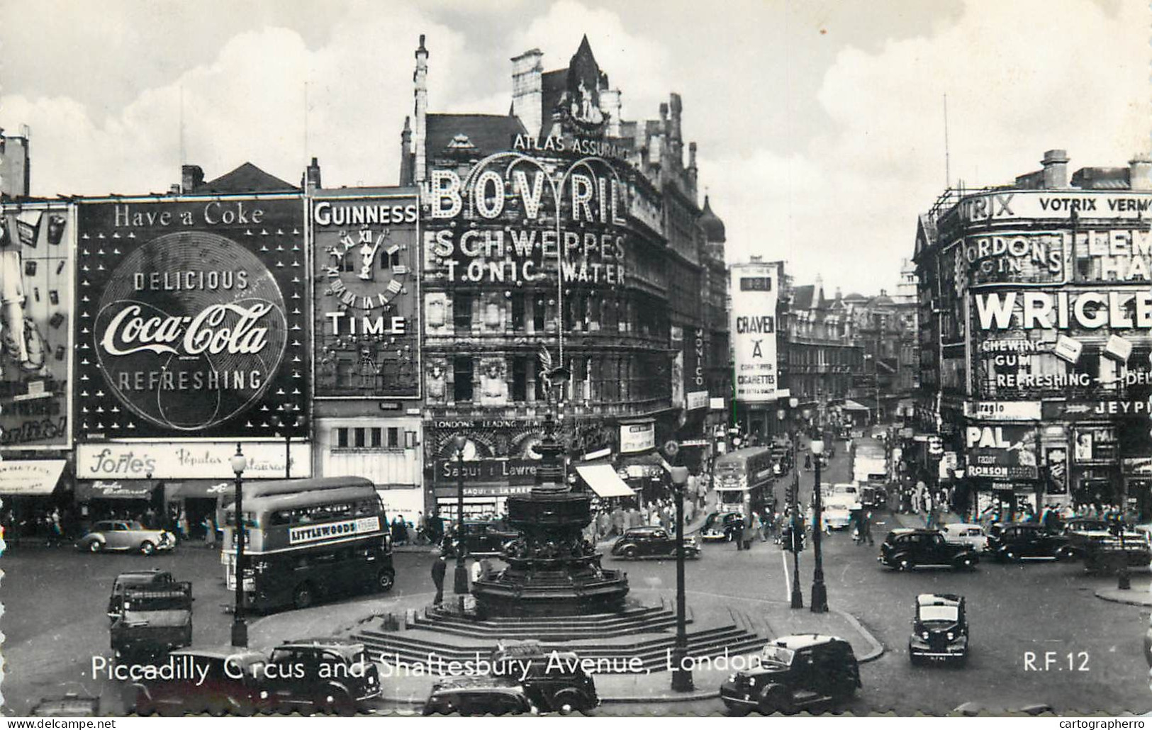 United Kingdom England London Piccadilly Circus Bus - Piccadilly Circus