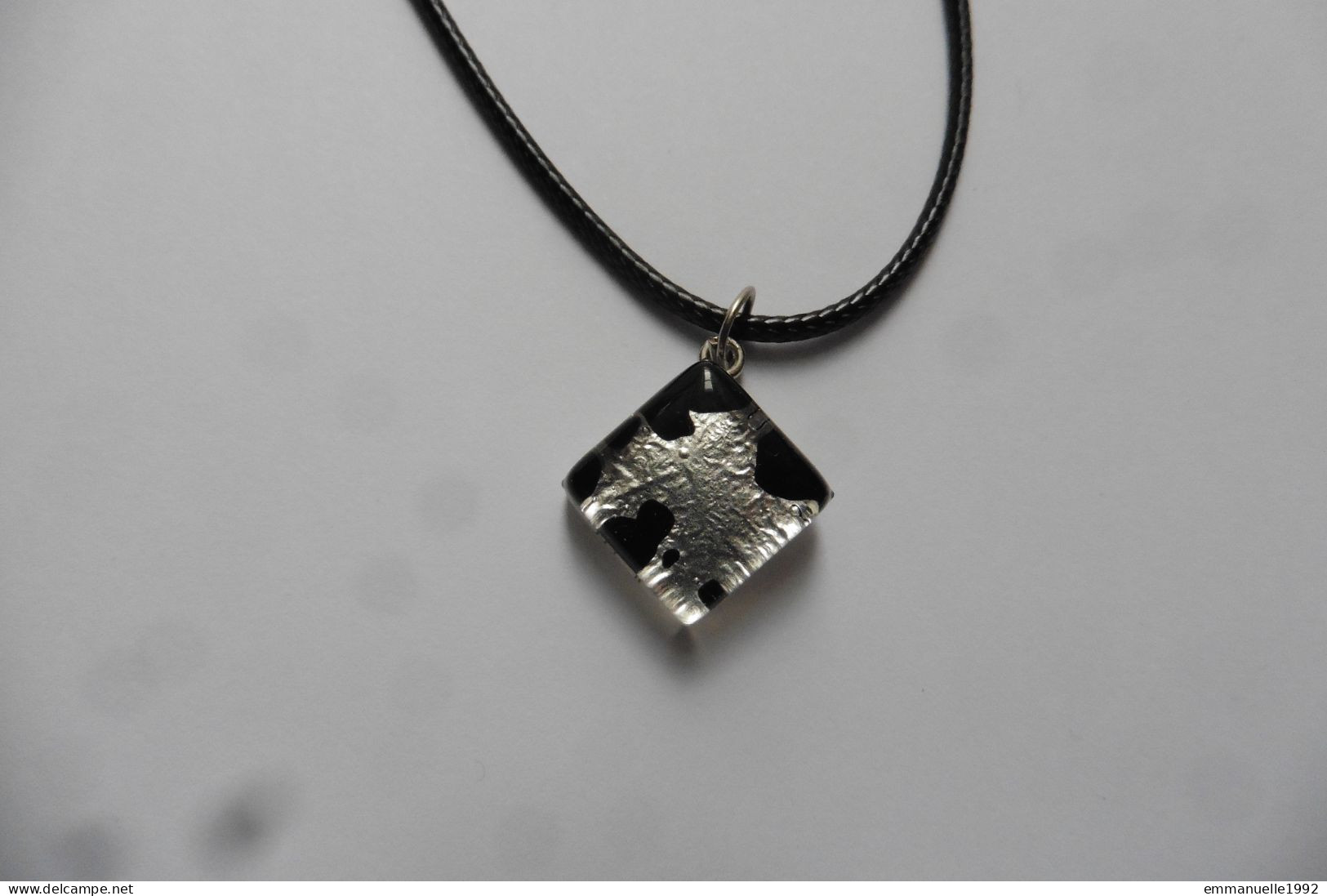 Neuf - Collier Pendentif En Verre De Murano Argent Et Noir Sur Cordon Noir - Halsketten