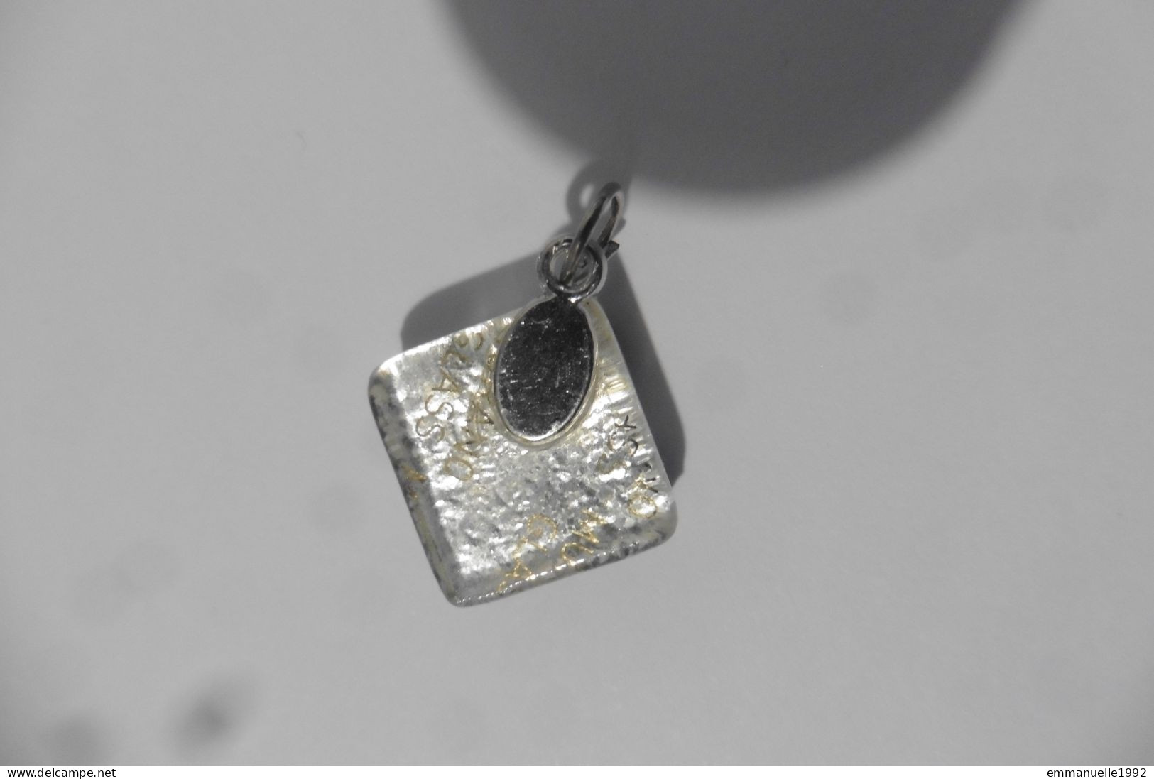 Neuf - Collier pendentif en verre de Murano argent et noir sur cordon noir