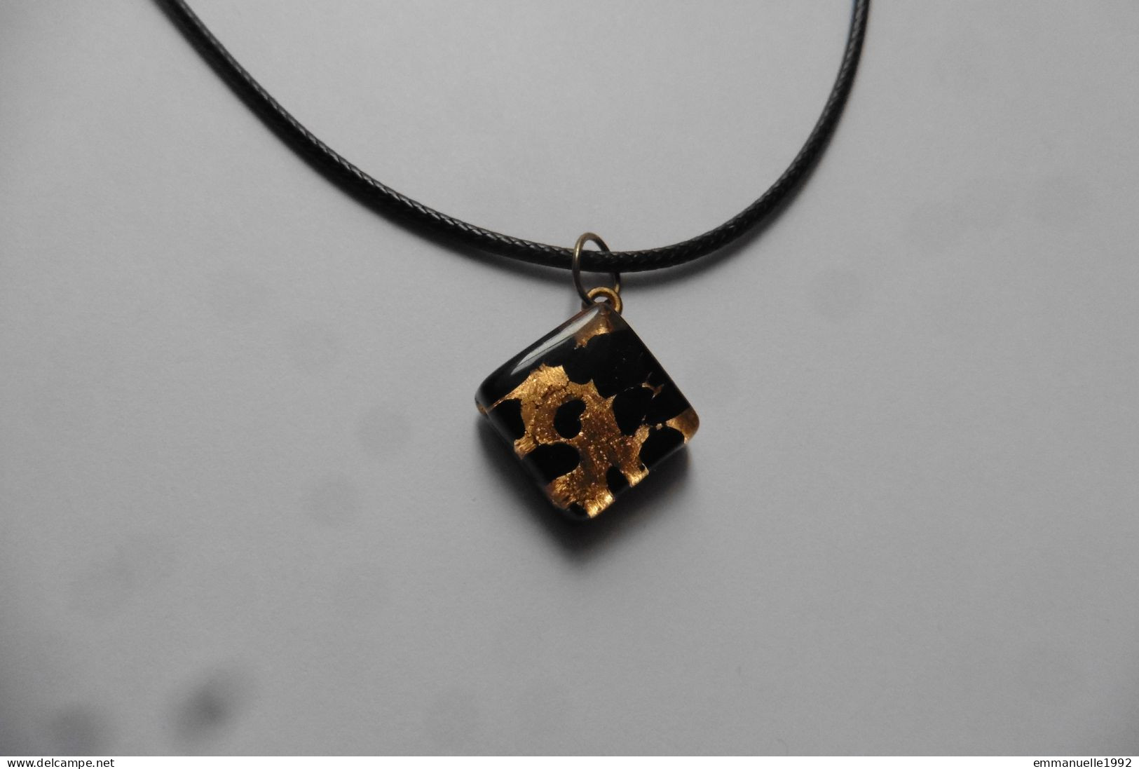 Neuf - Collier Pendentif En Verre De Murano Inspiration Gustav Klimt Doré Or Et Noir Sur Cordon Noir - Necklaces/Chains