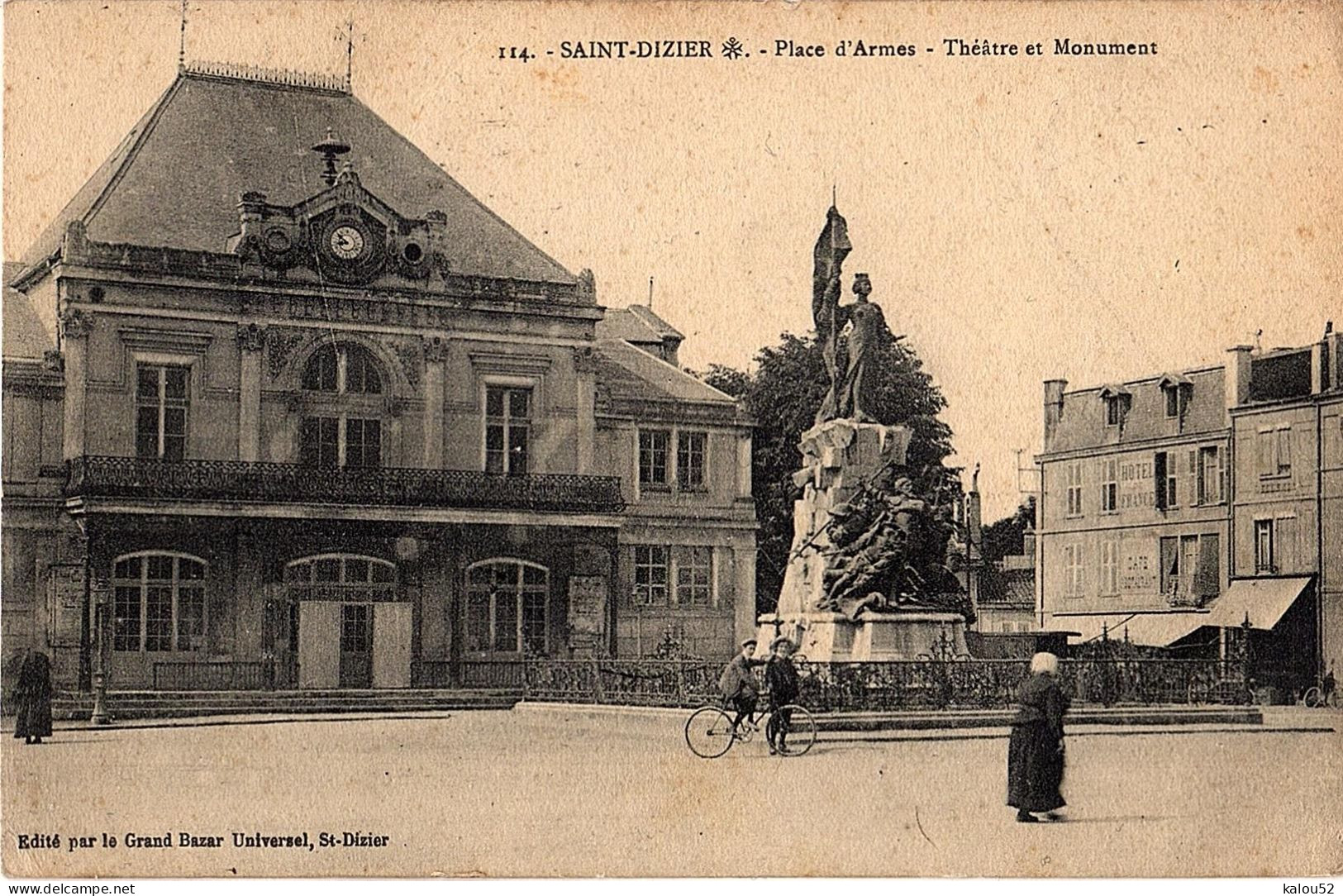 +++saint Dizier+++        Place D Armes  Theatre Et Monument - Saint Dizier