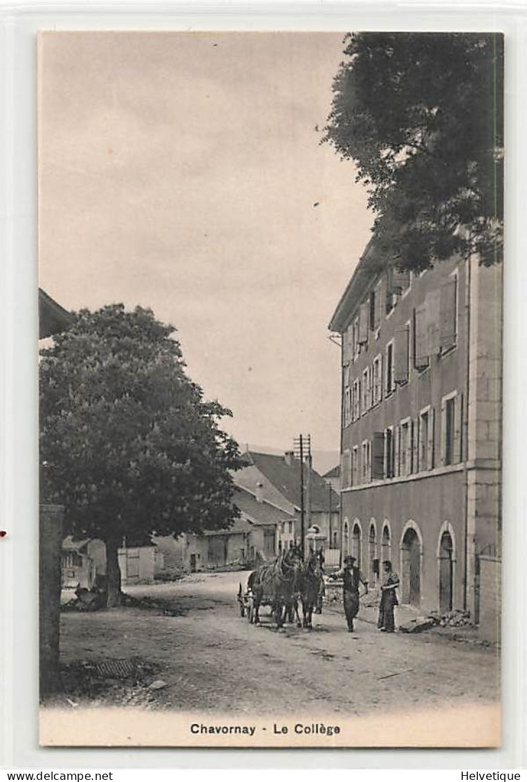 Chavornay Le Collège  Attelage De Chevaux Animée - Chavornay