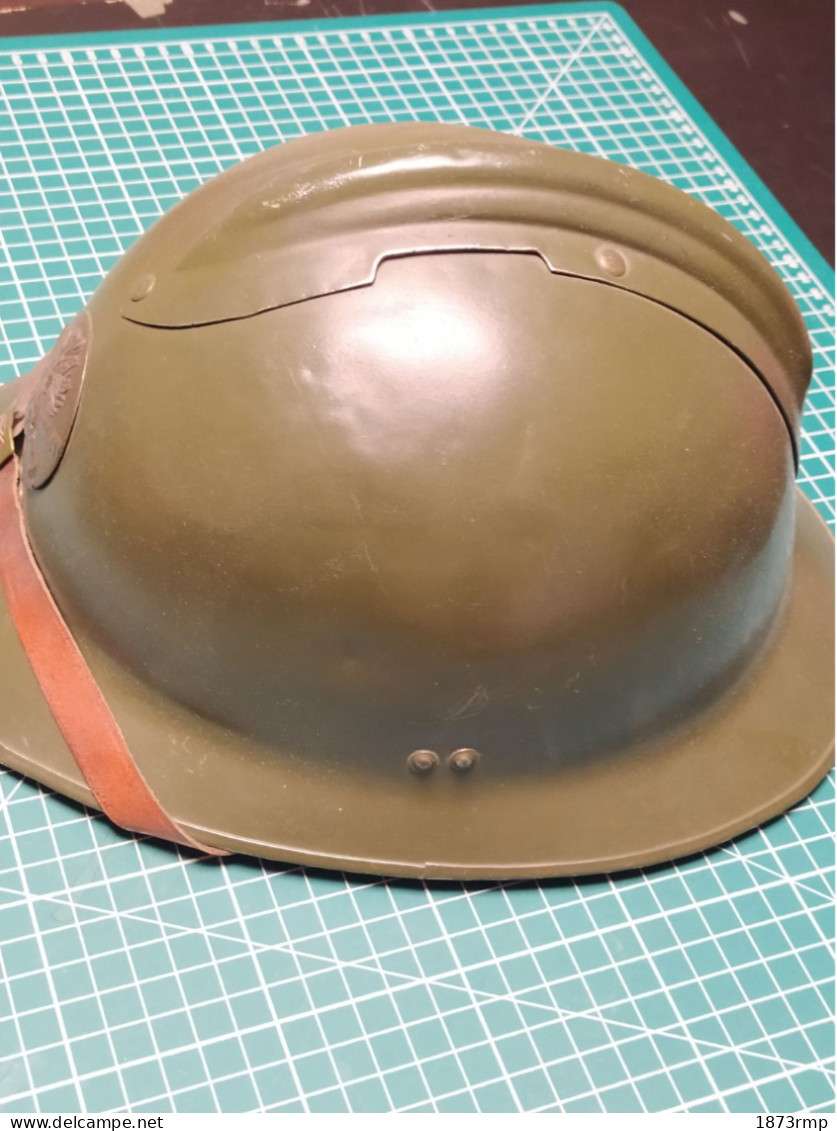 CASQUE FRANCK MODELE 26, ARTILLERIE, RIVETS LAITONS, REPEINT - Copricapi