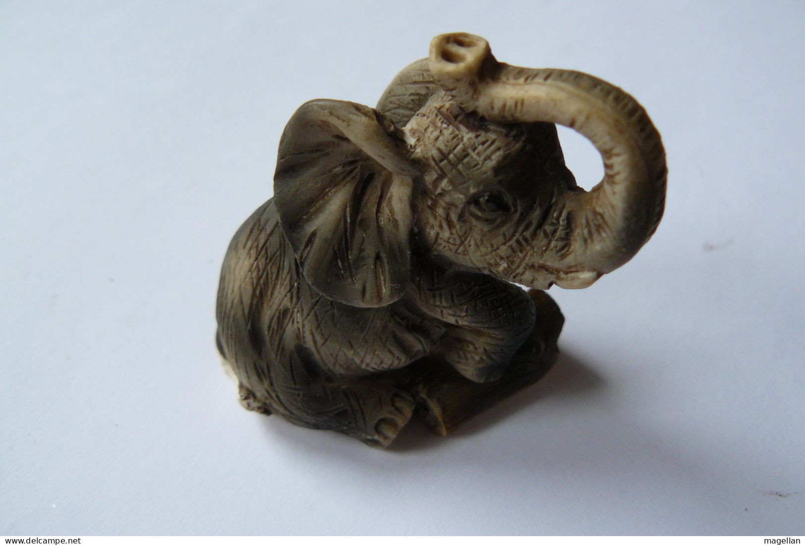 4 Figurines - Éléphants - Voir Scan Et Description - Animali