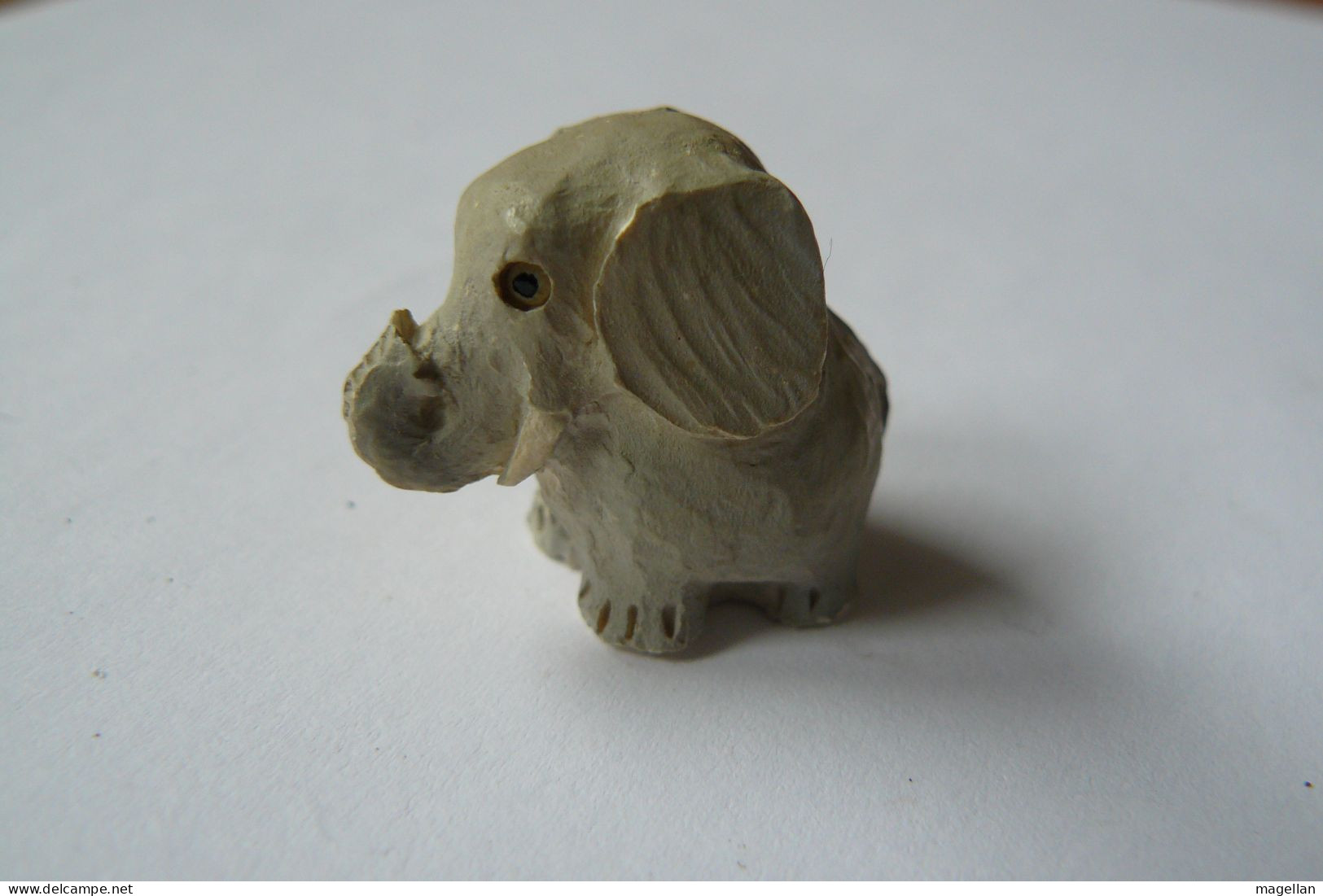 4 figurines - Éléphants - Voir scan et description