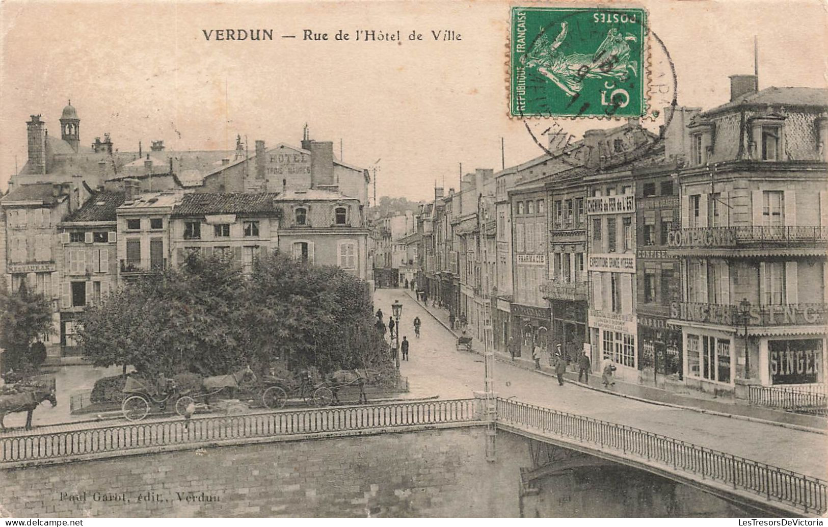 FRANCE - Verdun - Vue Sur La Rue De L'hôtel De Ville  - Carte Postale Ancienne - Verdun