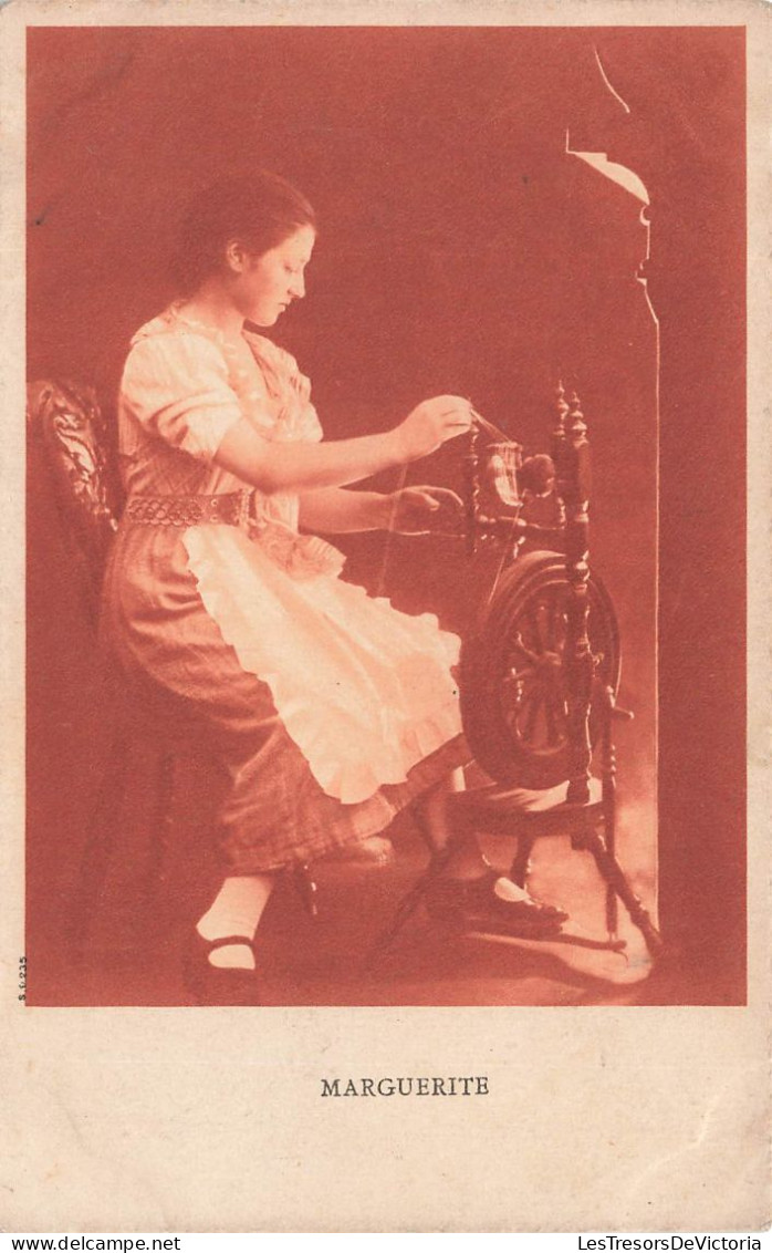 FOLKLORE - Personnage - Marguerite -Tourniquet - Femme En Tenue Traditionnelle - Carte Postale Ancienne - People