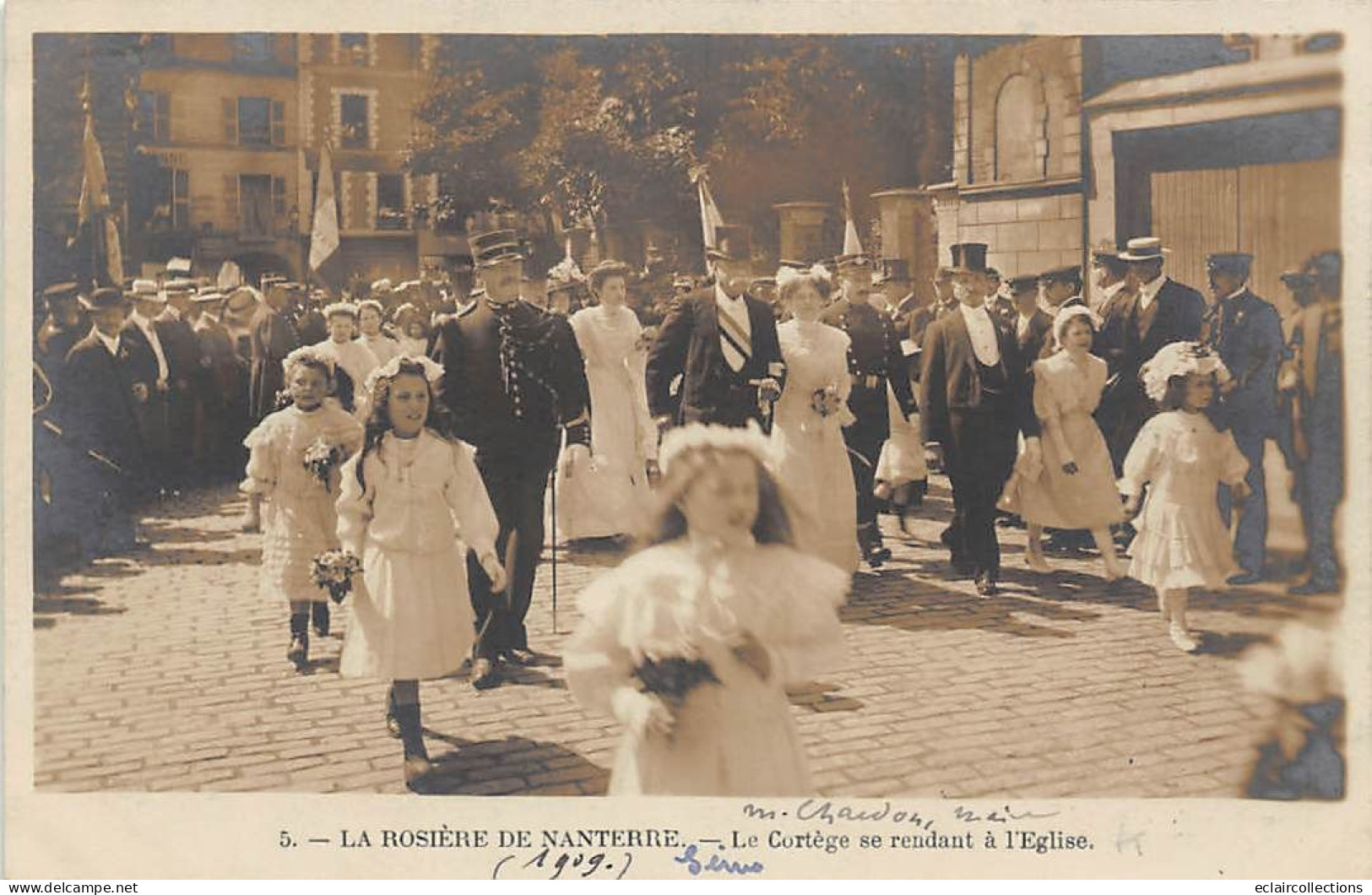 Nanterre         92         Le Couronnement De La  Rosière 1909.  Cortège Se Rendant à L'église  N°5    (voir Scan) - Nanterre