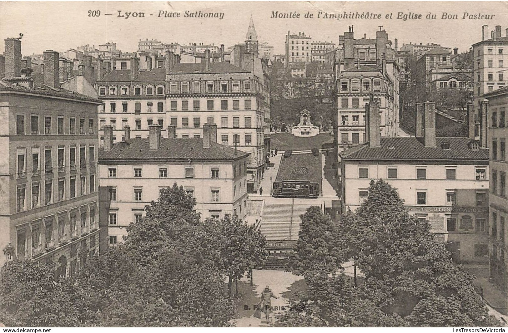 FRANCE - Lyon - Place Sathonay - Montée De L'Amphithéâtre Et église Du Bon Pasteur - Carte Postale Ancienne - Otros & Sin Clasificación