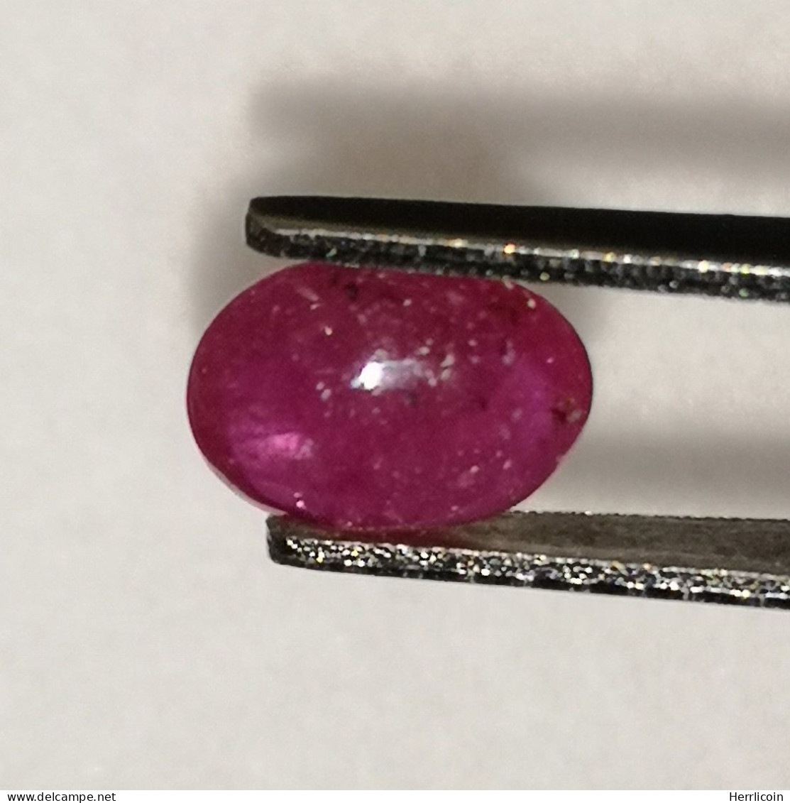 Rubis Traité (résidus) De Tanzanie- Cabochon 1.03 Carat - 7.0 X 5.3 X 2.8 Mm - Ruby