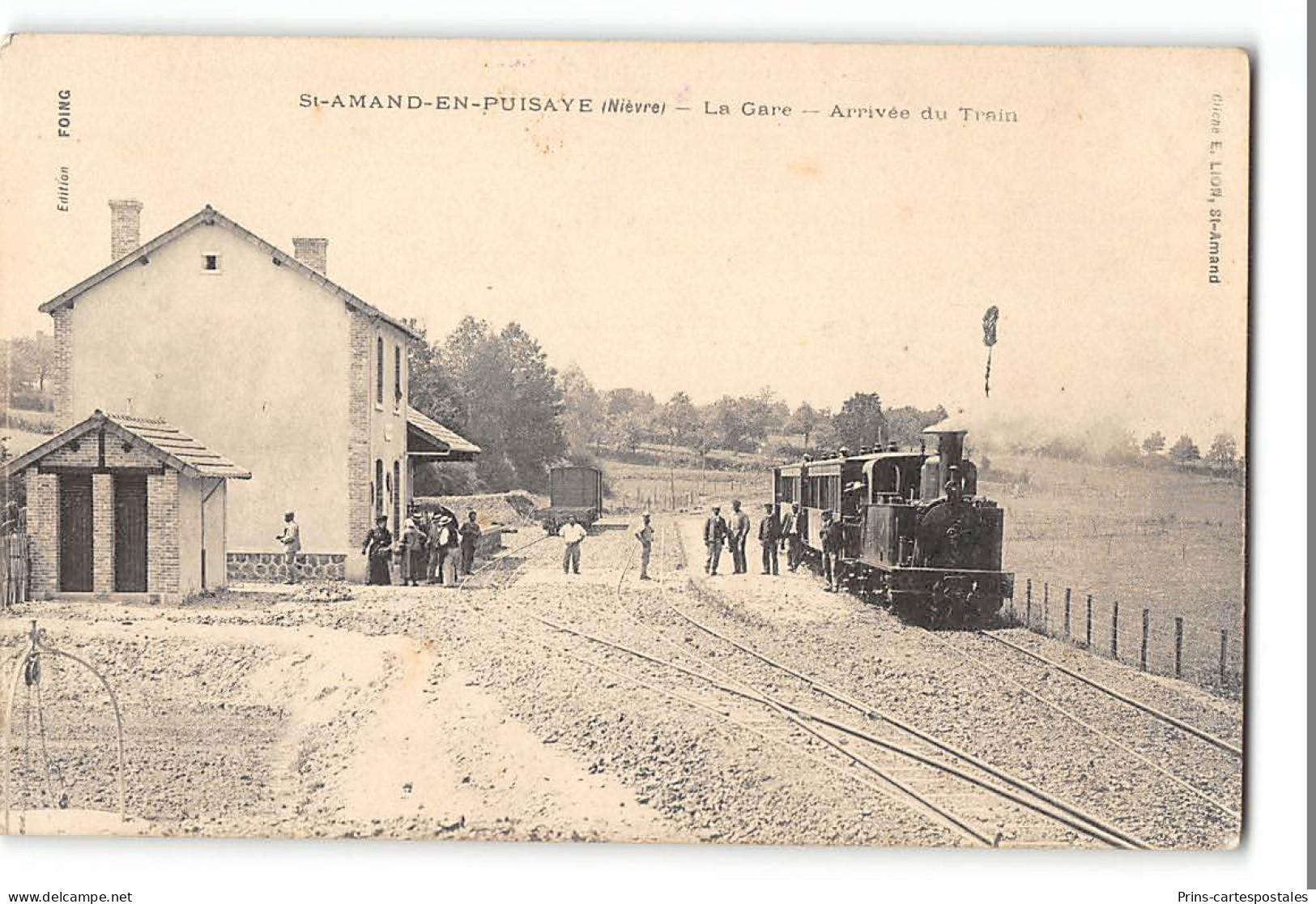 CPA 58 St Saint Amand En Puisaye La Gare Et Le Train Tramway - Saint-Amand-en-Puisaye