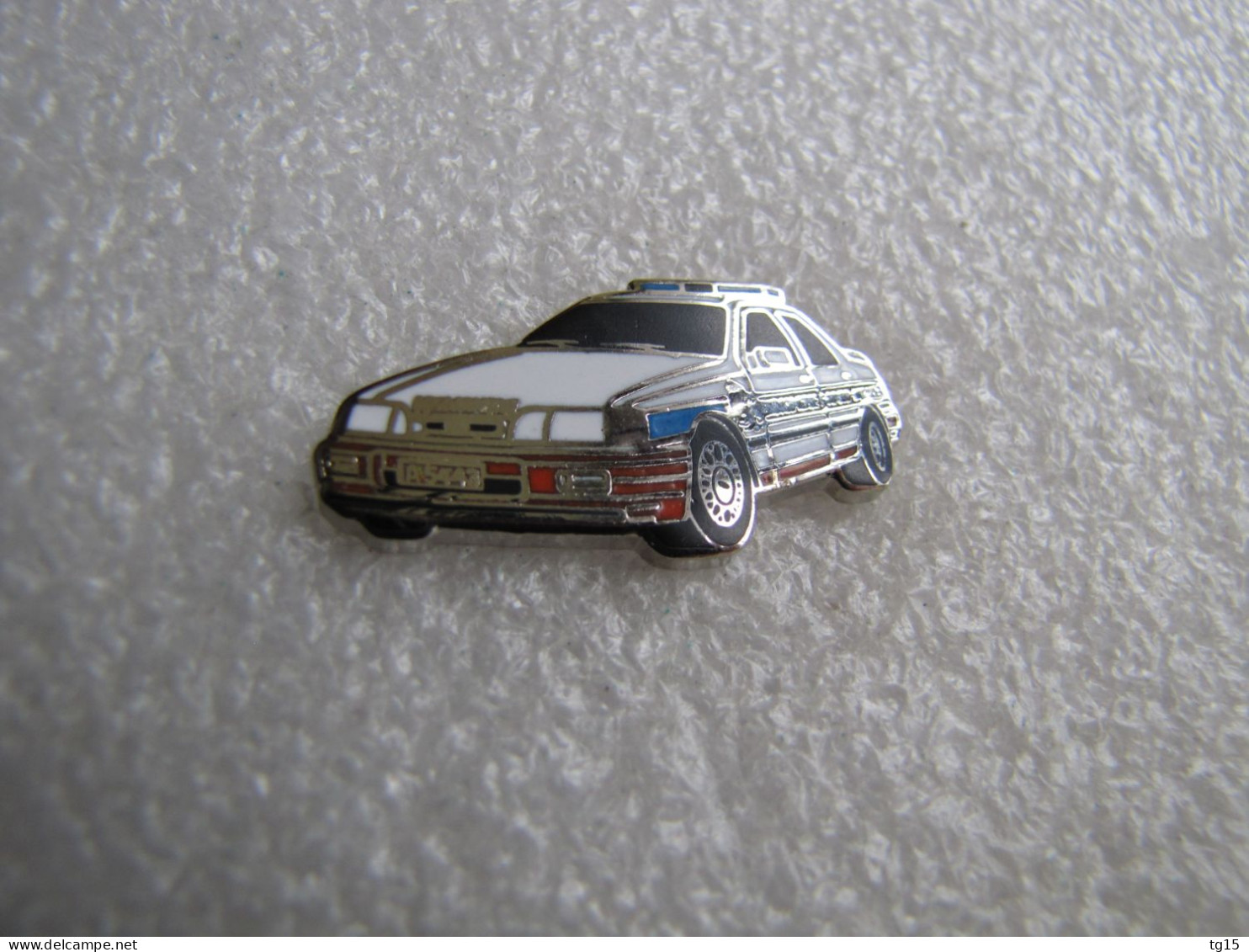 PIN'S    FORD  SIERRA  4X4  COSWORTH  GENDARMERIE LUXEMBOURG  Email Grand Feu  DEHA - Ford