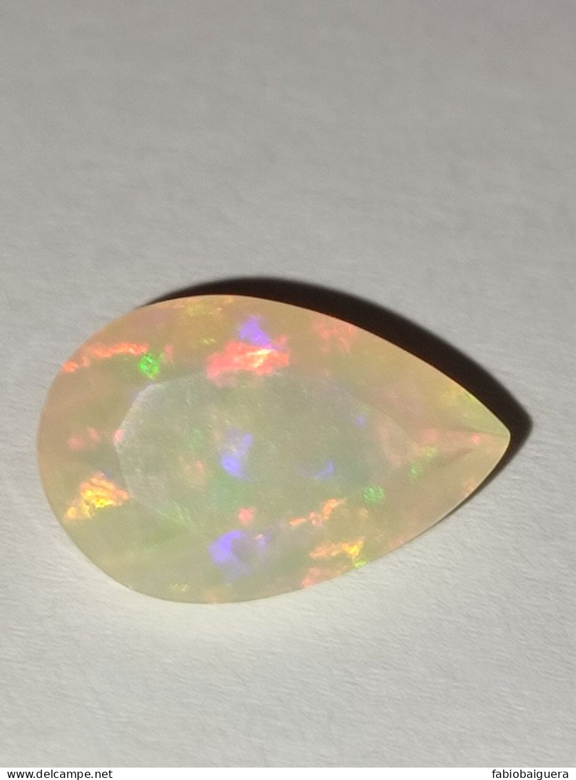 Opale Naturale 2,77 Ct - Con Certificato - Opale