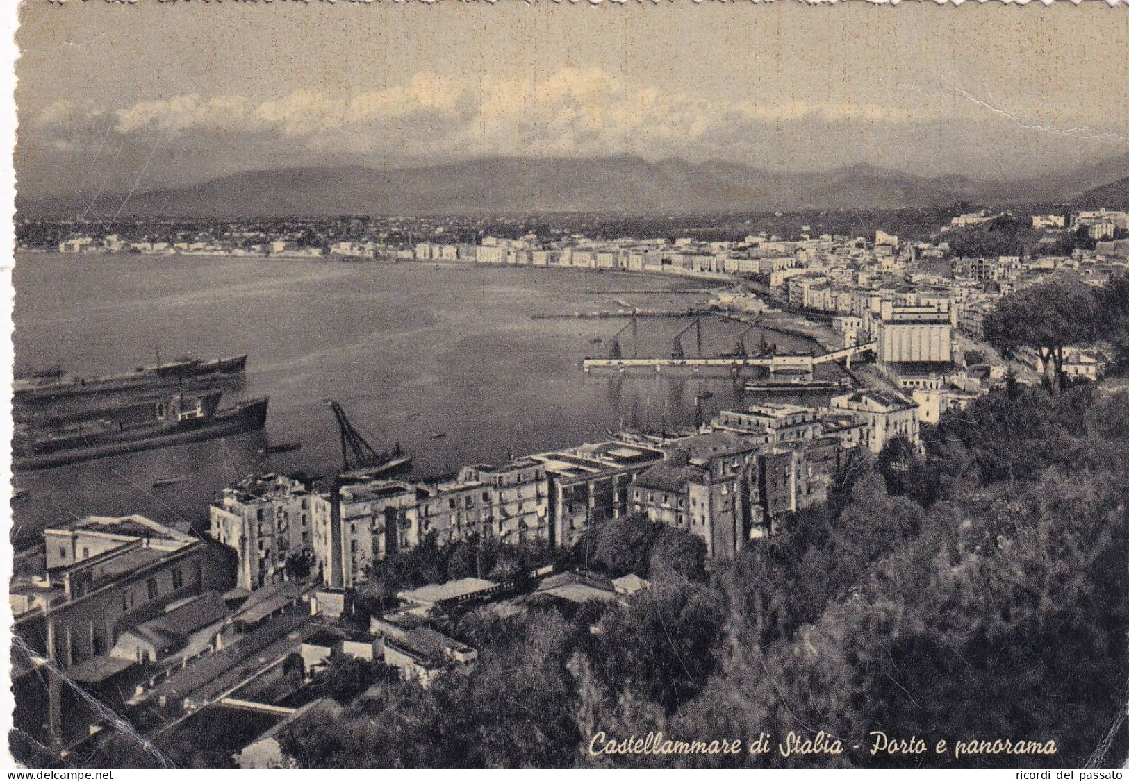 Cartolina Castellammare Di Stabia ( Napoli ) Porto E Panorama - Castellammare Di Stabia