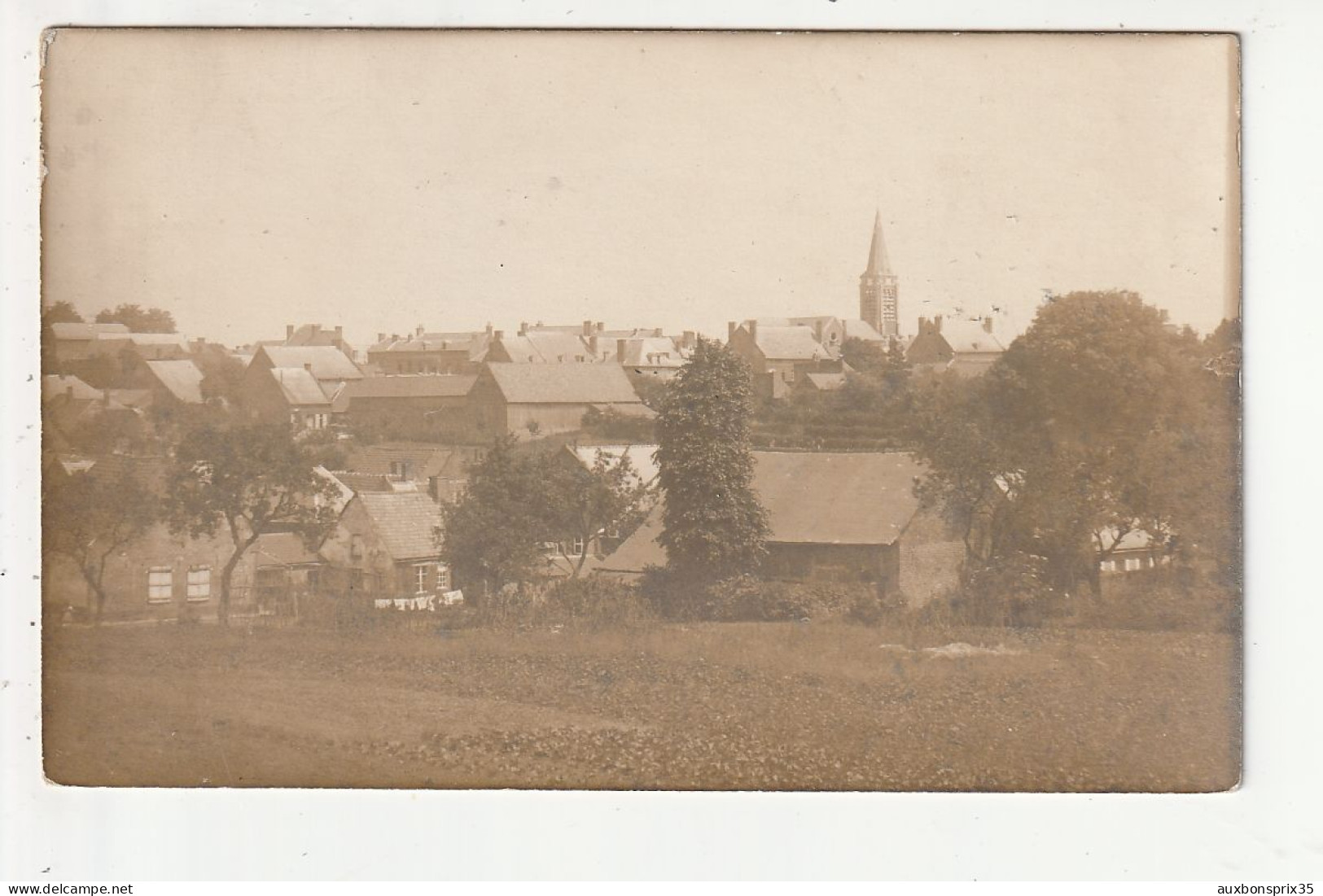 CARTE PHOTO - VILLAGE OU PETITE VILLE - A Identifier