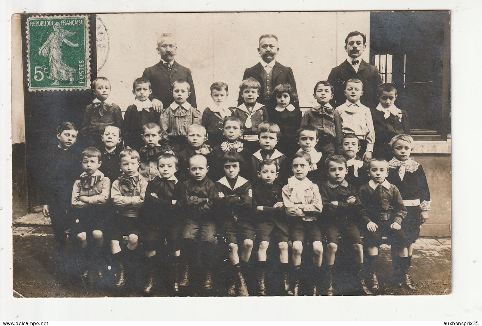 CARTE PHOTO - PHOTO DE CLASSE (ADRESSEE A ST GEORGES DE REIMTEMBAULT 35) - A Identifier