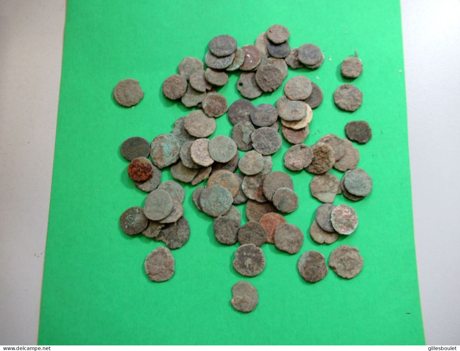 85 Petites Romaines Non Nettoyées. Bronze Pouvant Couvrir Quelques Périodes. Toujours 4 Euros Pour La Poste. - The Tetrarchy (284 AD To 307 AD)