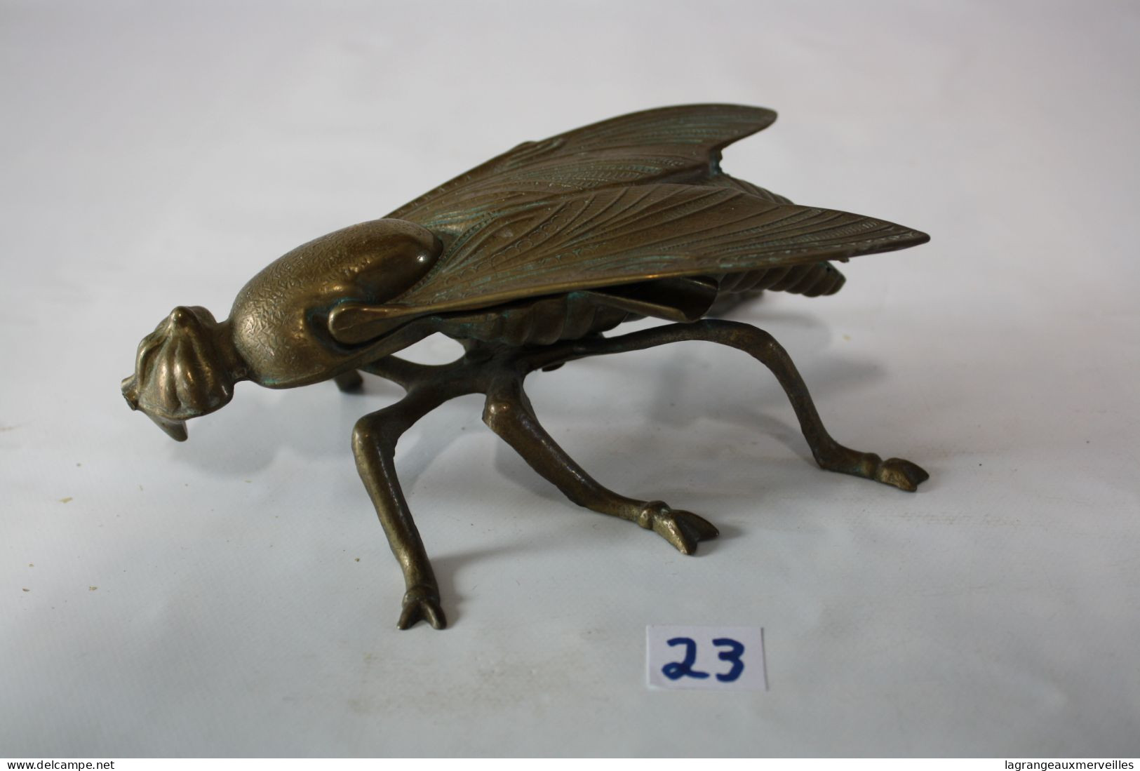 C23 Ancien Cendrier De Table En Métal - Abeille * Rare Collection - Metaal