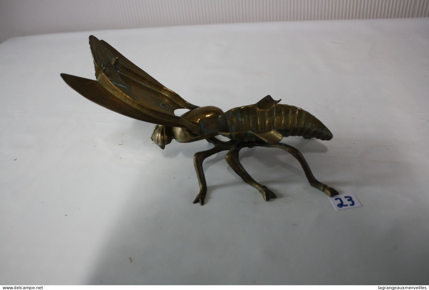 C23 Ancien Cendrier De Table En Métal - Abeille * Rare Collection - Metallo