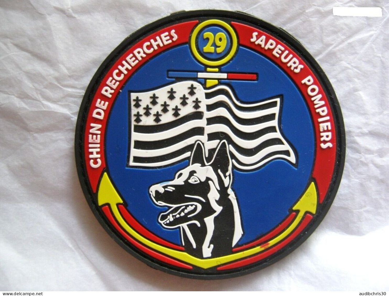 COLLECTION ECUSSON SAPEURS POMPIER FINISTERE 29 CHIEN DE RECHERCHE SUR SCRATCH 90MM - Pompiers