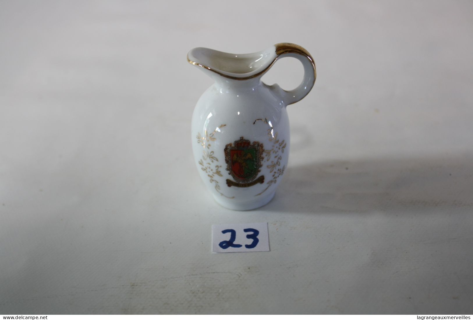 C23 Petite Cruche Miniature - Objet De Vitrine - Dieren