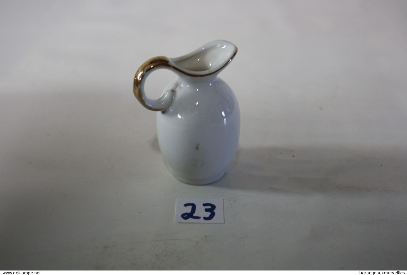 C23 Petite Cruche Miniature - Objet De Vitrine - Dieren