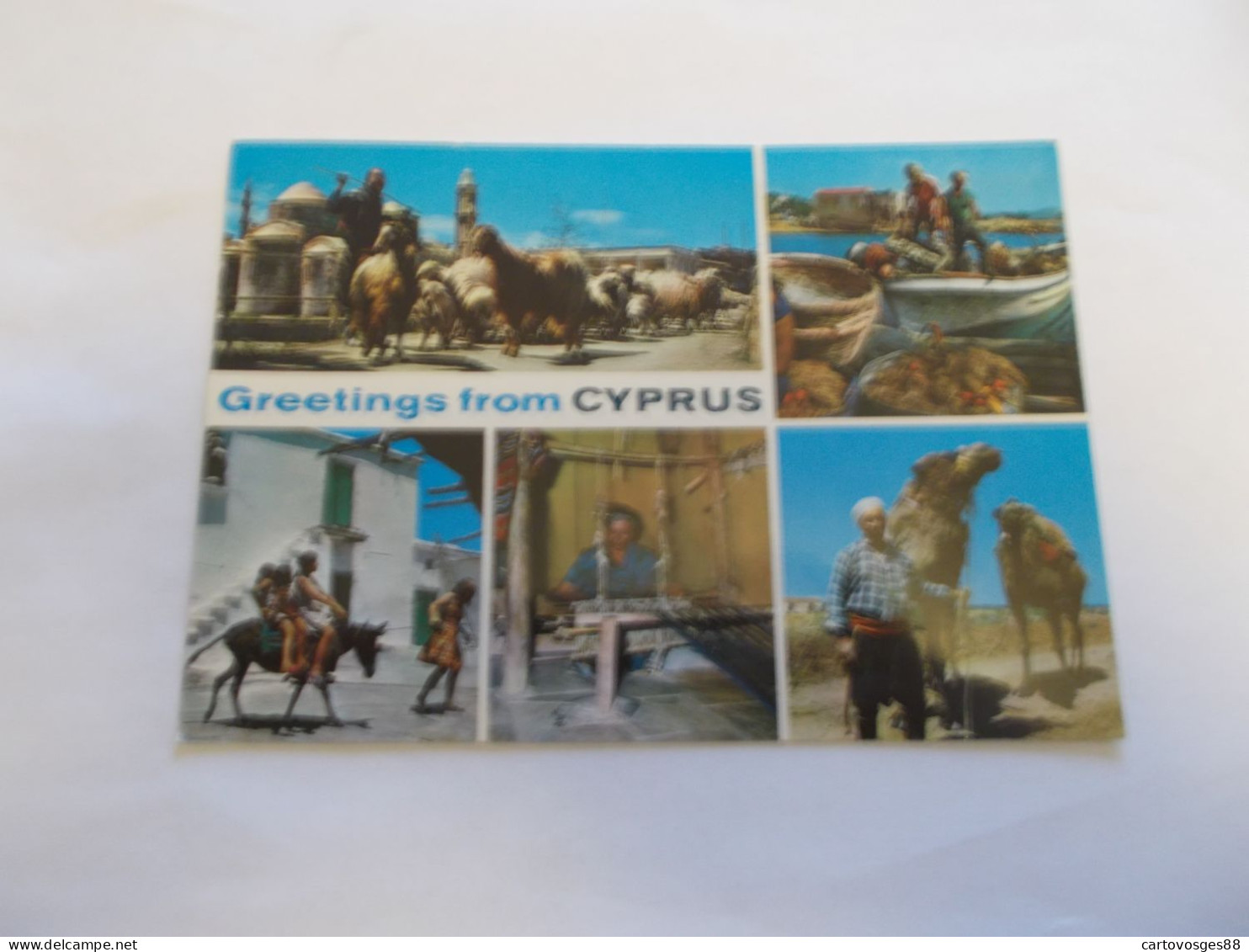 GREETINGS FROM CYPRUS  SOUVENIR DE CHYPRE 5 VUES TOUTES ANIMEES 2 BEAUX TIMBRES - Chypre