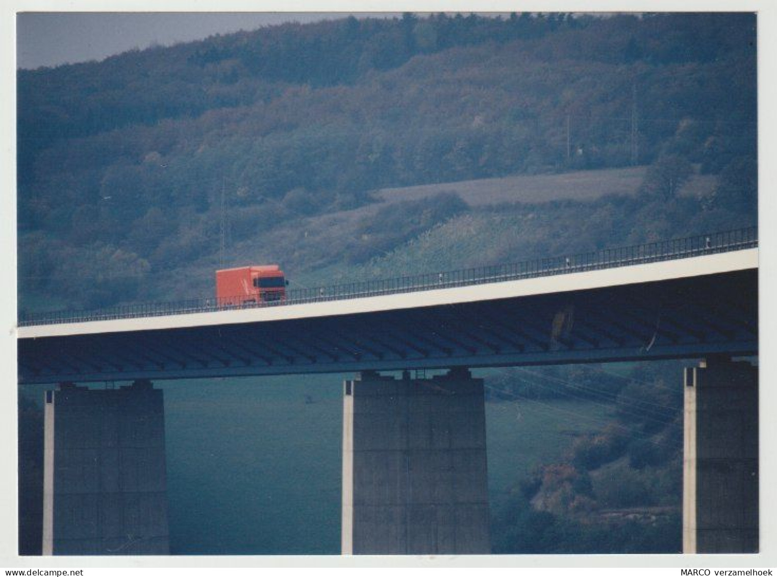 Persfoto:  DAF Trucks Eindhoven (NL) DAF XF Op Brug - Vrachtwagens