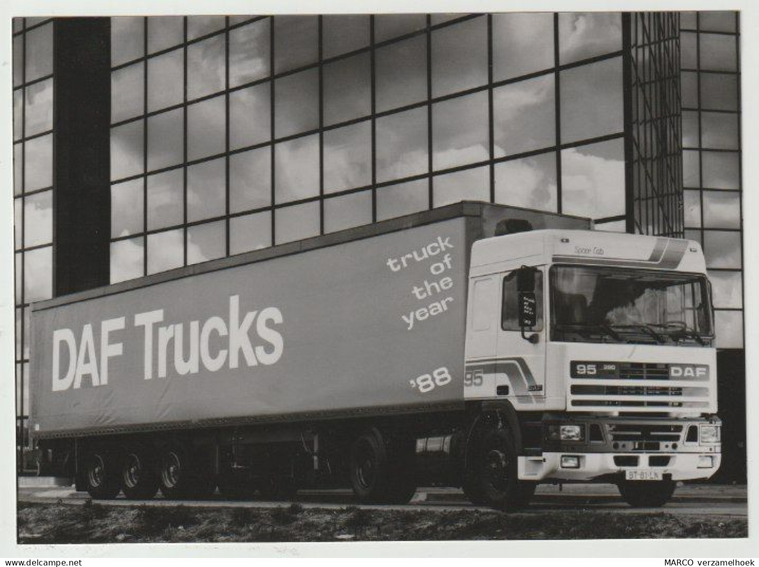 Persfoto: DAF Trucks Eindhoven (NL) DAF 95 380 ATI Space Cab 1988 - LKW
