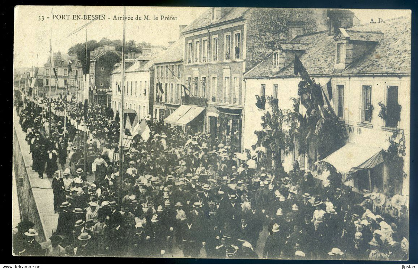 Cpa Du 14 Port En Bessin -- Arrivée De M. Le Préfet    STEP13 - Port-en-Bessin-Huppain