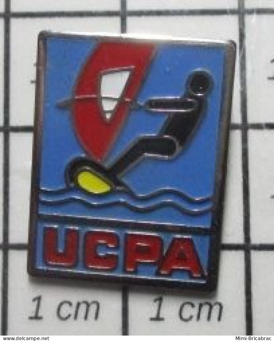 1819  Pin's Pins / Beau Et Rare / THEME : SPORTS / UCPA PLANCHE A VOILE - Sailing, Yachting