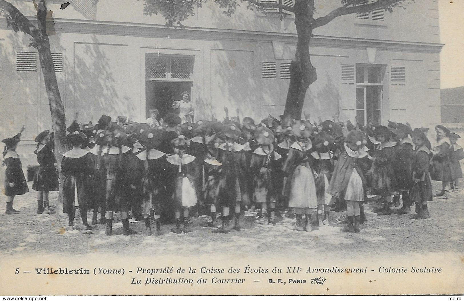 CPA-(89)-Villeblevin-Propriété De La Caisse Des Écoles Du XII Arrondissement Colonie Scolaire La Distribution Du Courrie - Villeblevin